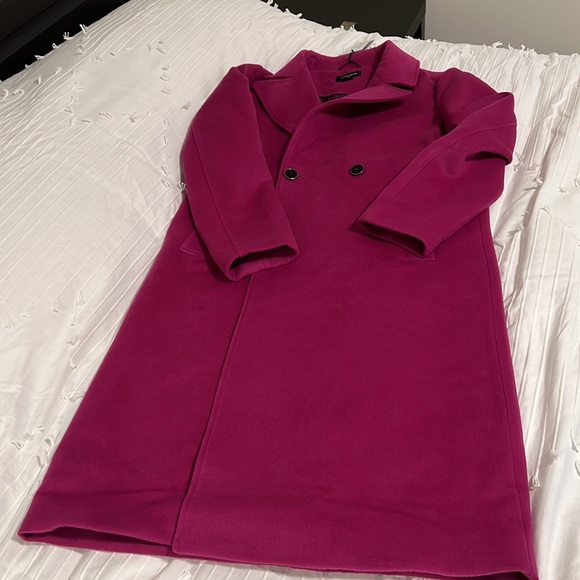 NOIZE
Double Breasted Long Coat In Magenta vegan wool - Picture 3 of 6